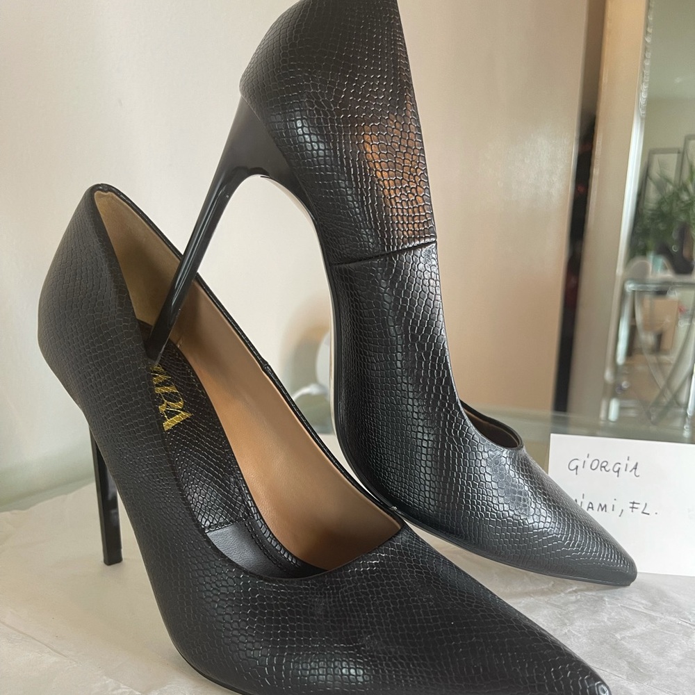 Zara heeled black décolleté snake print shoes size eu 40 or us 9